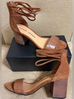 NWOT Chinese Laundry Rylan Saddle Brown Leather/Suede Block Heel Sandal - Size 9